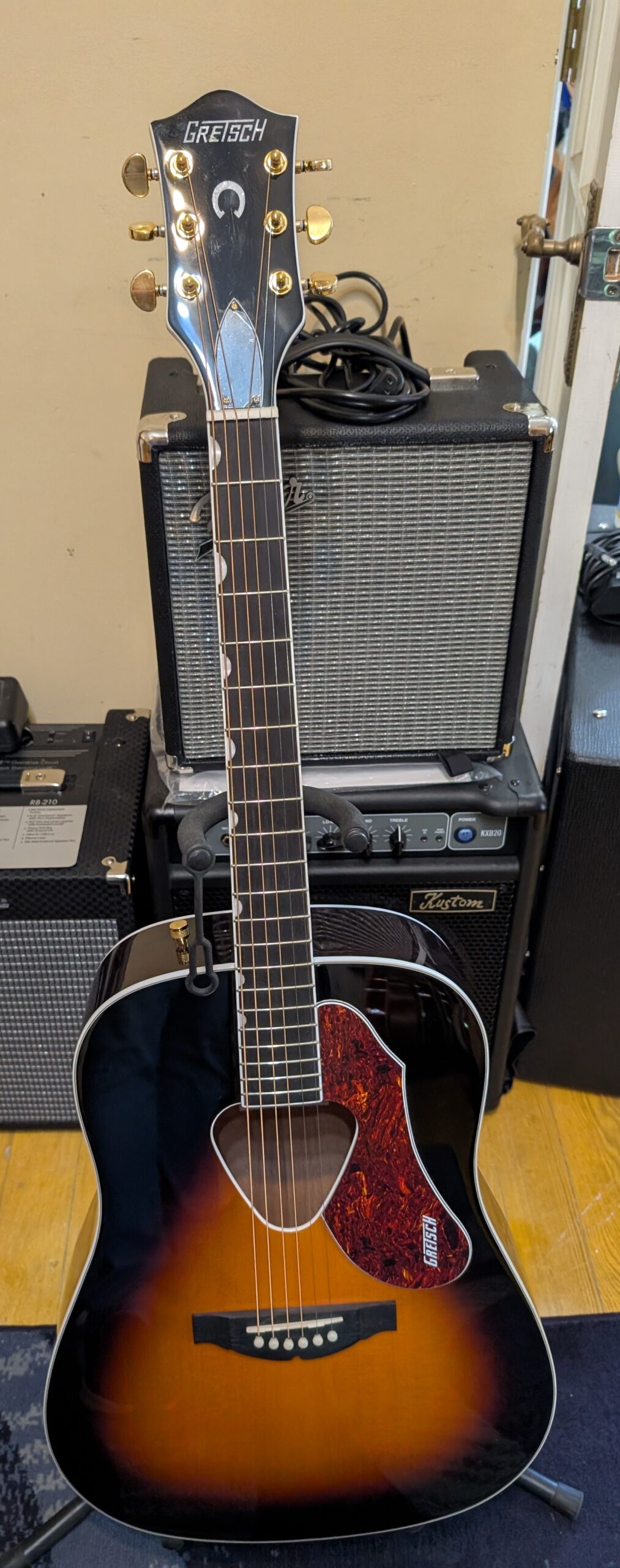 PXL_20250516_185451070.MP~2