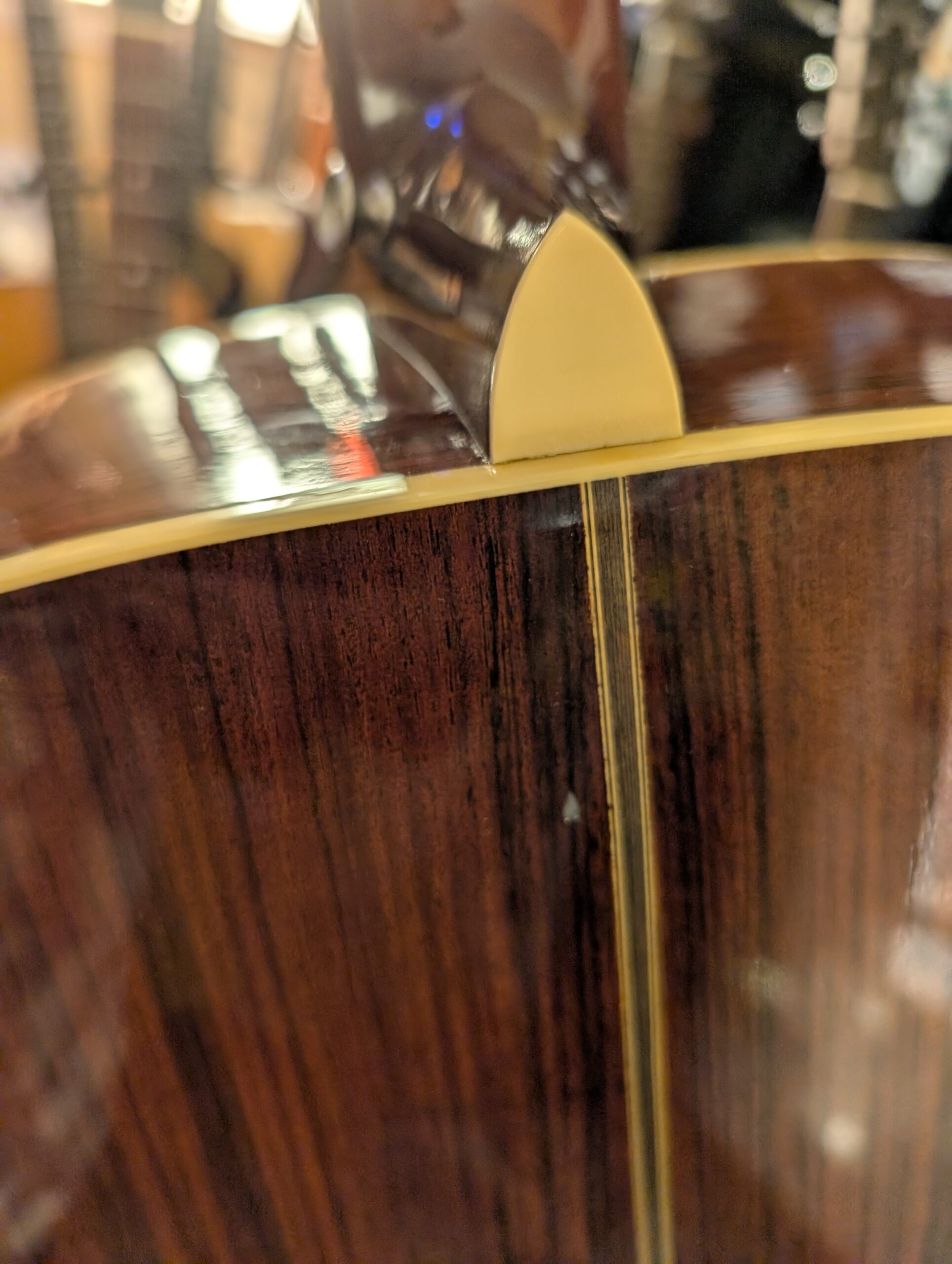 PXL_20251103_213313245