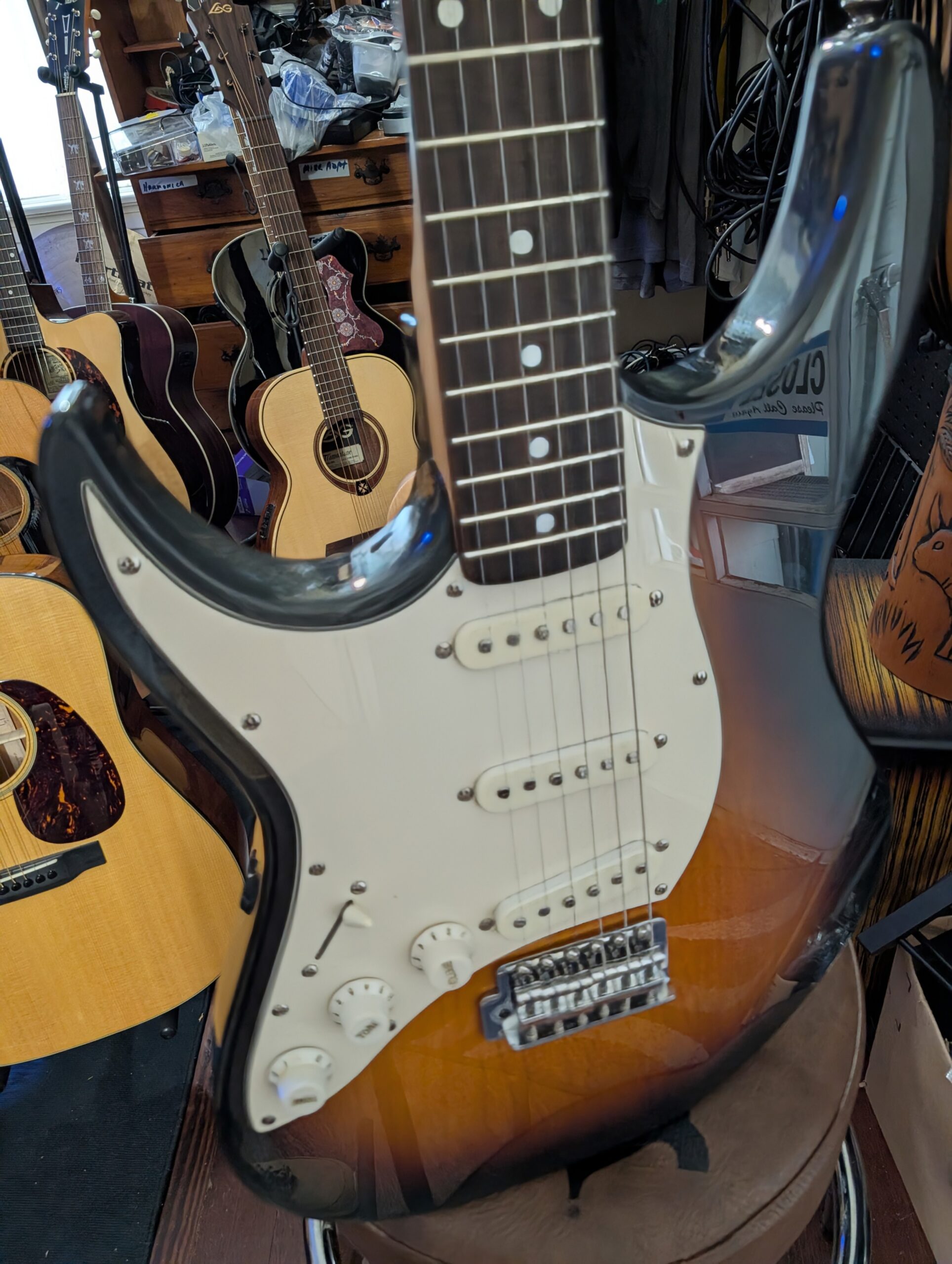 PXL_20251105_215532828.MP~2