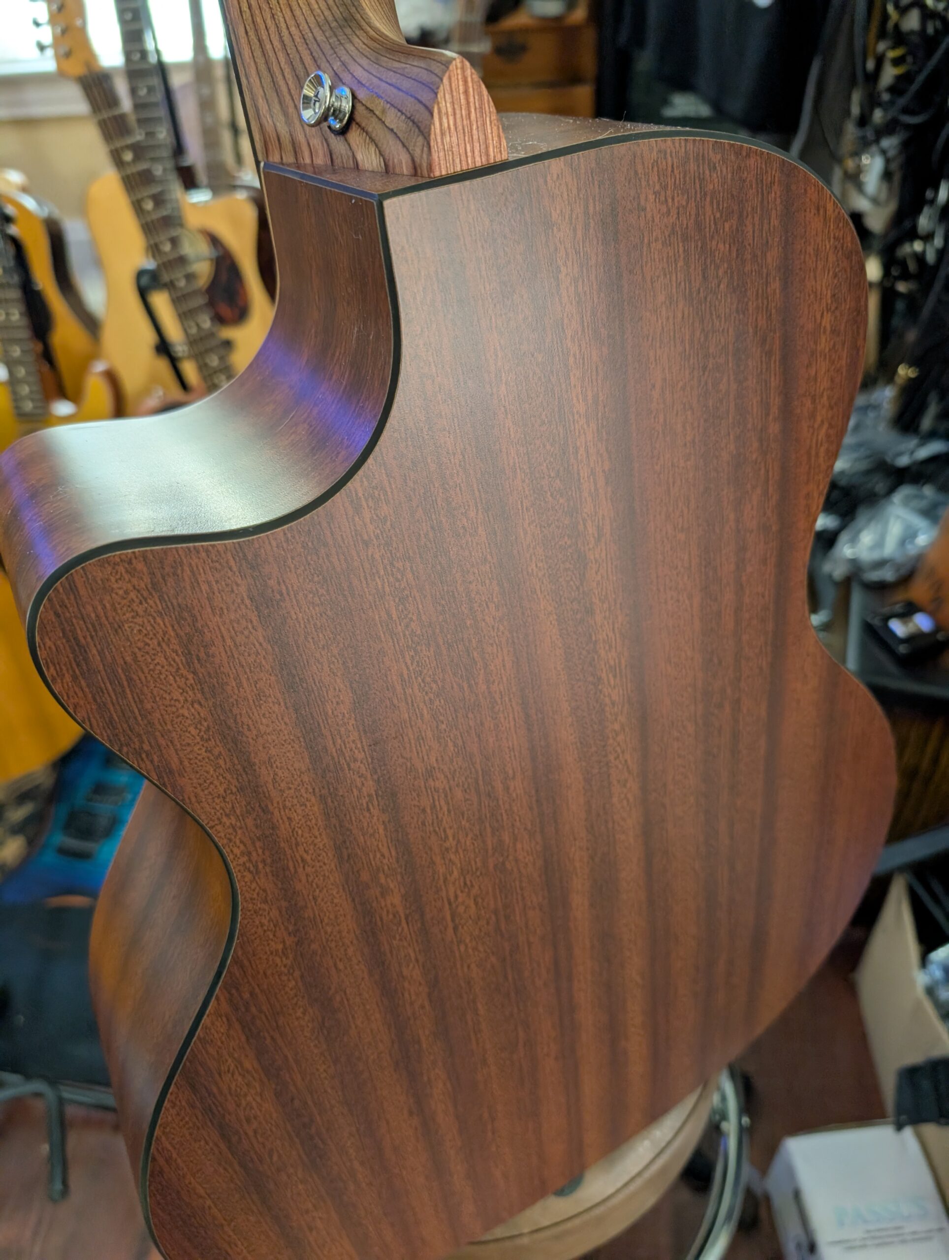 PXL_20251113_184416768