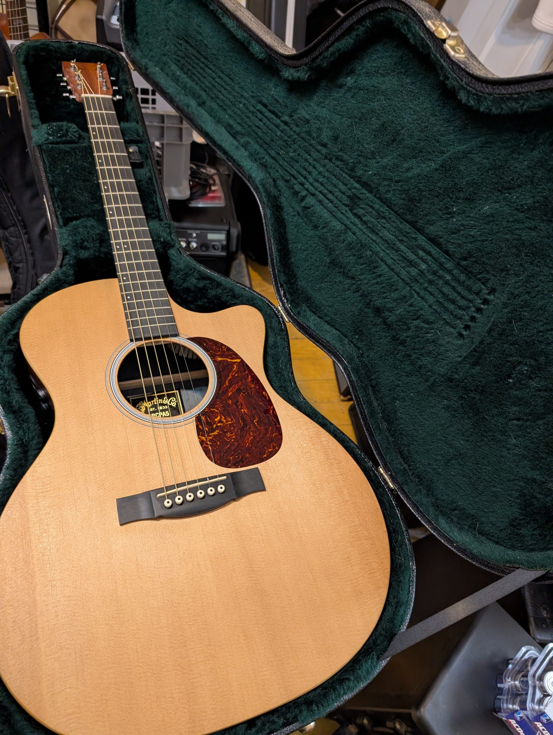 PXL_20251113_184450254