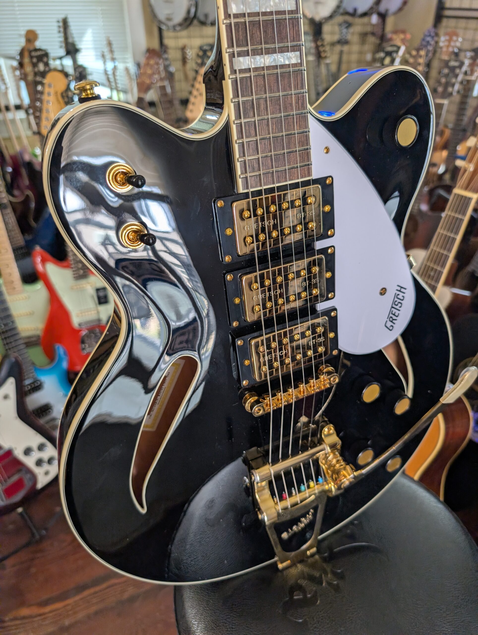 Gretsch Guitars G2627T Streamliner Center Block 3-Pickup Cateye With Bigsby Electric Guitar Black - Image 3