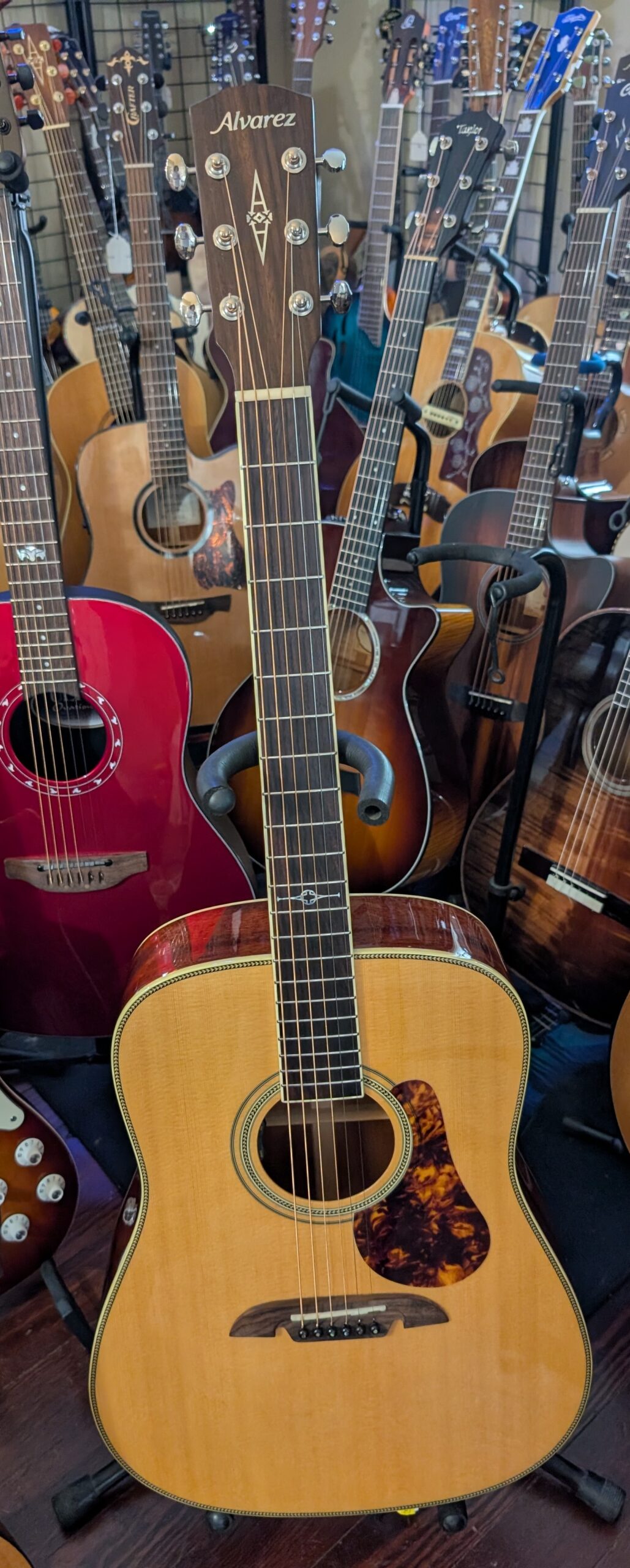 Alvarez Masterworks MD60e Herringbone Acoustic Electric Guitar
