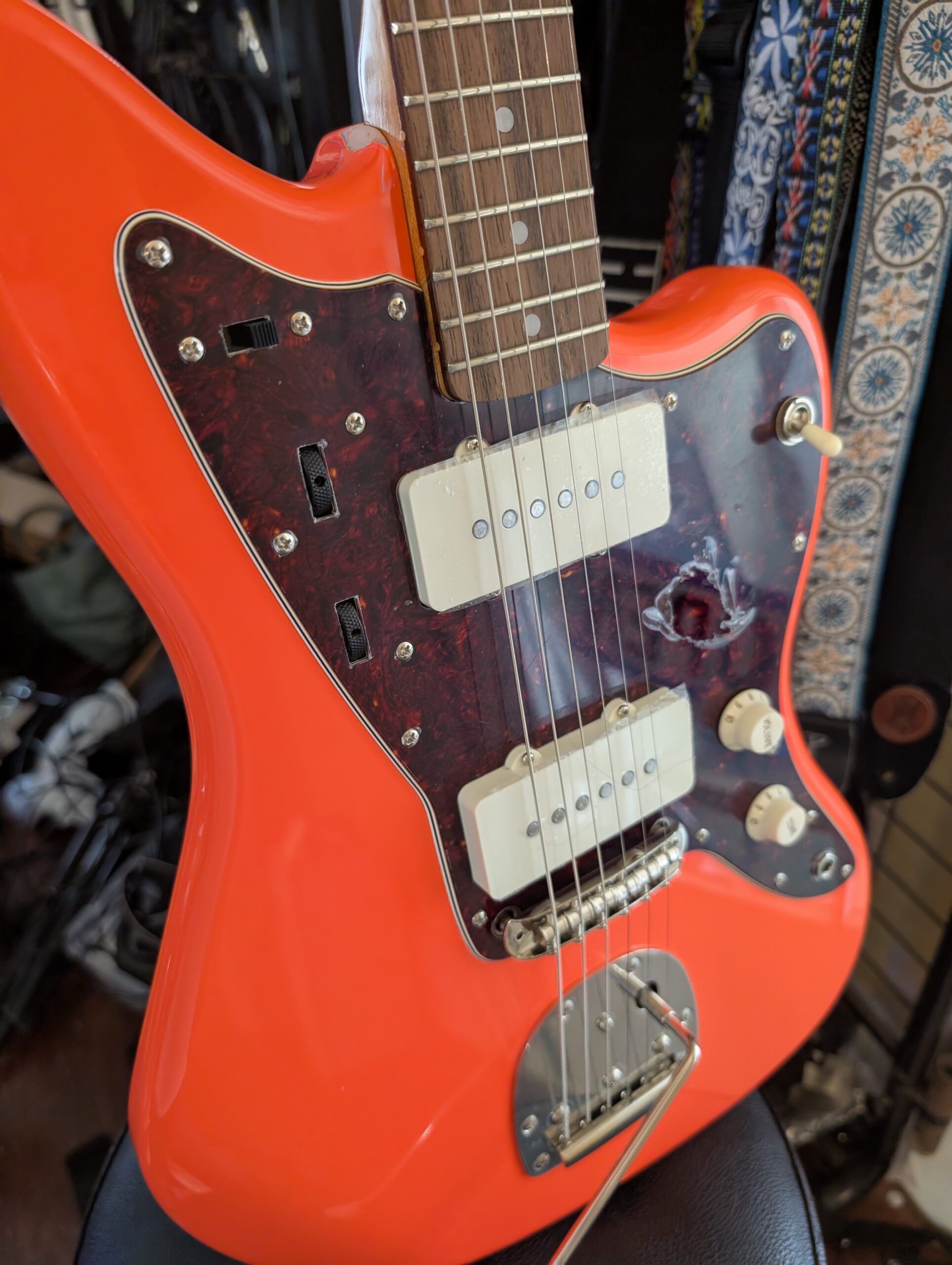 Squier Classic Vibe '60s Jazzmaster Electric Guitar - Tahitian Coral - Image 5