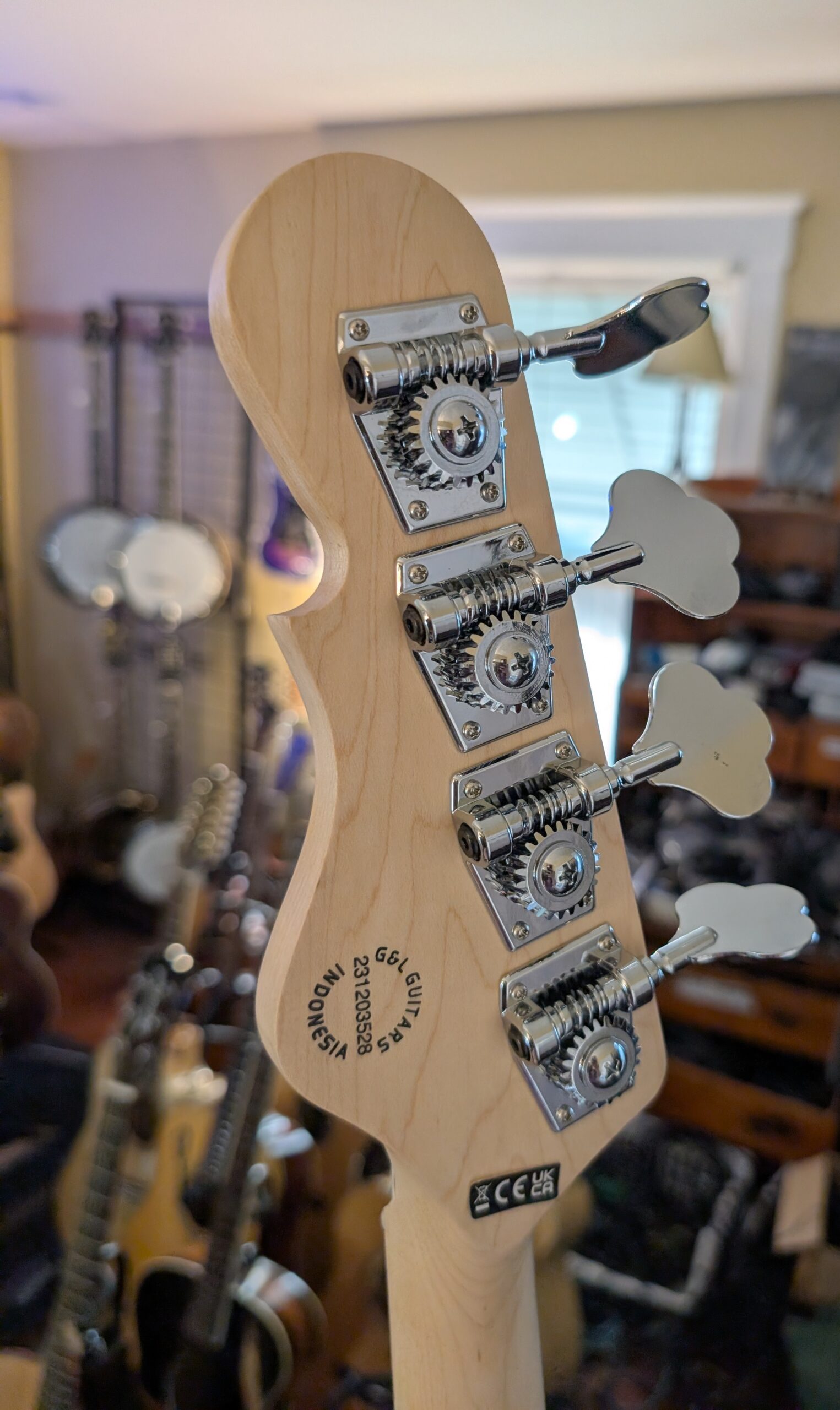 G&L Tribute Kiloton Bass Guitar - Candy Apple Red - Image 5