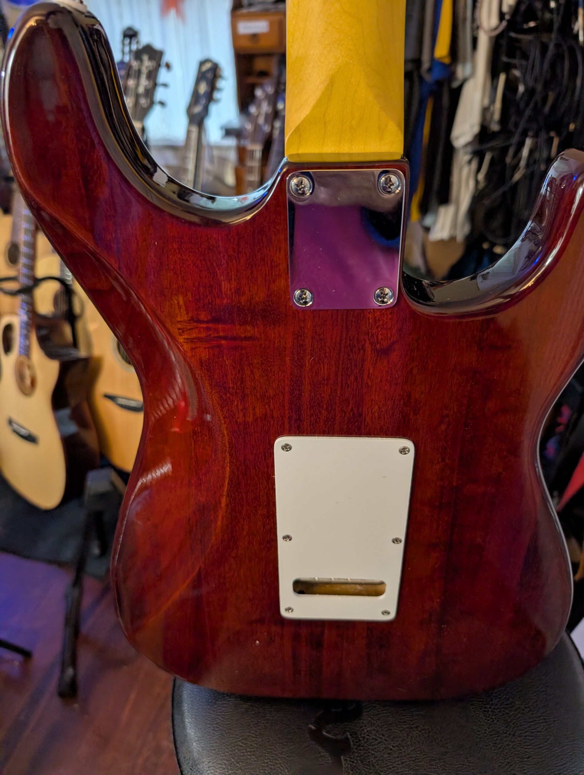 G&L S-500 Tribute 2-Tone Sunburst Left-Handed Electric Guitar - Image 5
