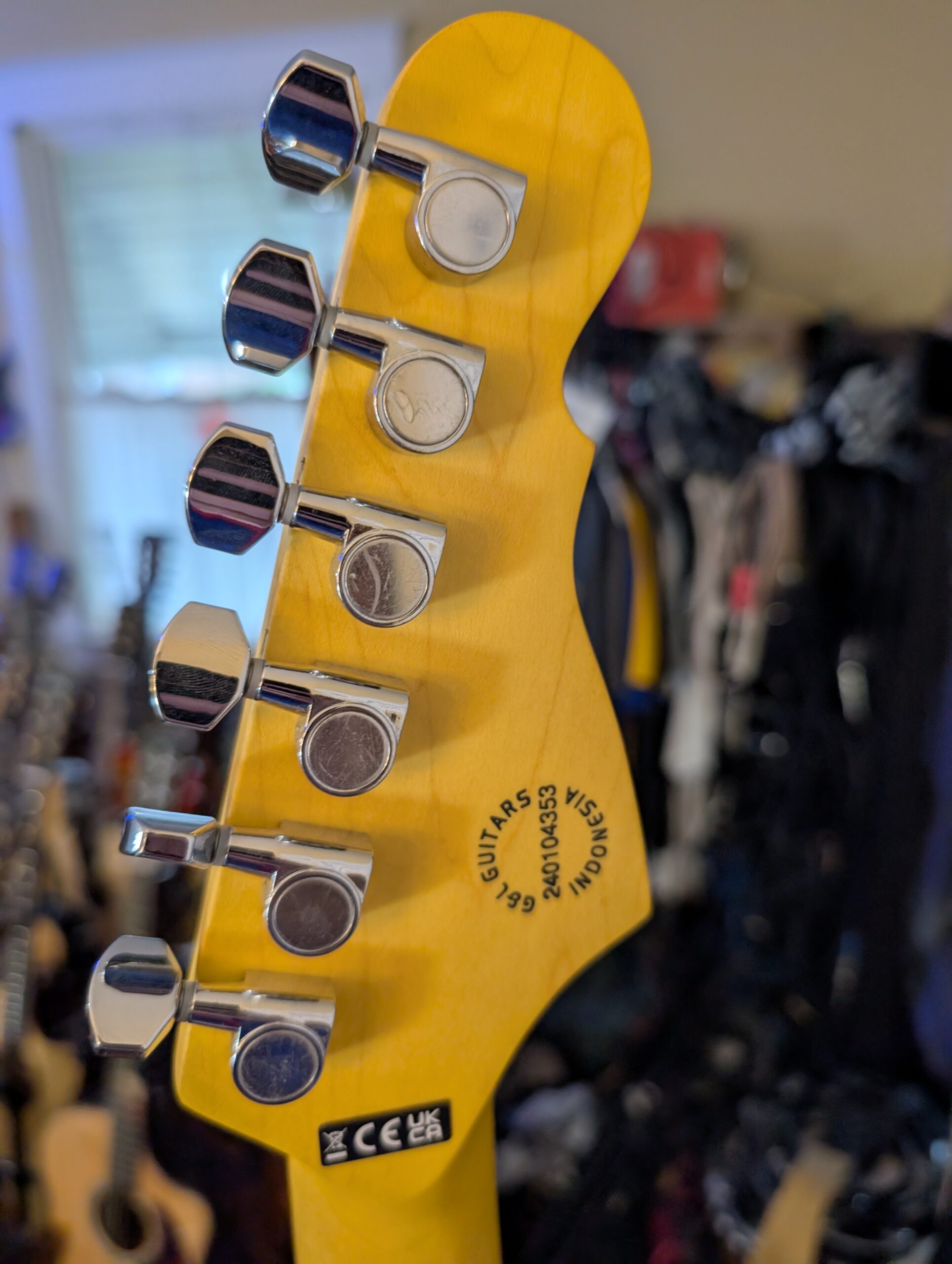 G&L S-500 Tribute 2-Tone Sunburst Left-Handed Electric Guitar - Image 6